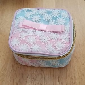 Feminine Sanitary Pad Organizer